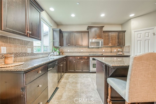 Detail Gallery Image 9 of 26 For 7141 N Lead Ave, Fresno,  CA 93711 - 4 Beds | 3 Baths