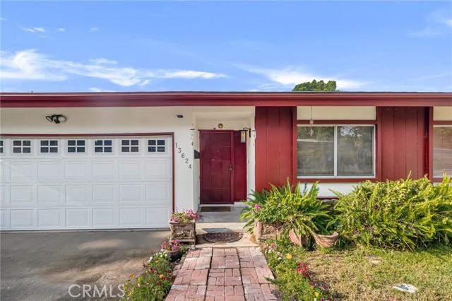 13624 Vose Street, Valley Glen CA: https://media.crmls.org/medias/08ac5dea-e21c-4224-baae-02d34e6e98f4.jpg