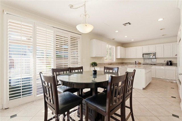 Detail Gallery Image 18 of 59 For 22385 Hayworth Ct, Corona,  CA 92883 - 4 Beds | 2/1 Baths