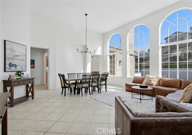 Detail Gallery Image 6 of 46 For 13405 Mesa Crest, Yucaipa,  CA 92399 - 4 Beds | 2/1 Baths