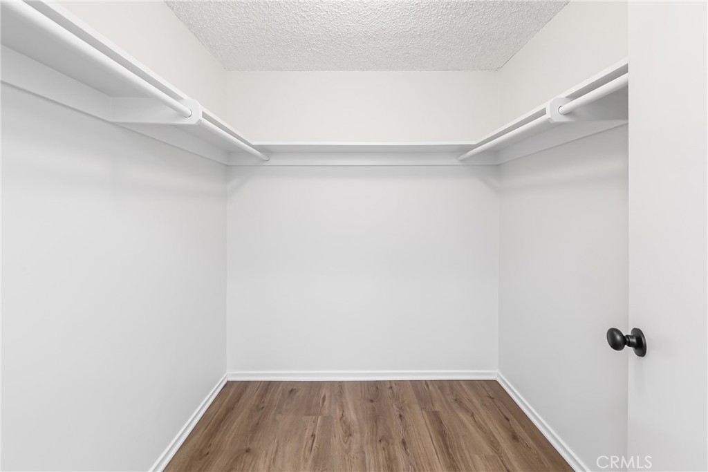 https://media.crmls.org/medias/08ae8066-4e05-478d-9a2d-78649448d999.jpg?preset=X-Large