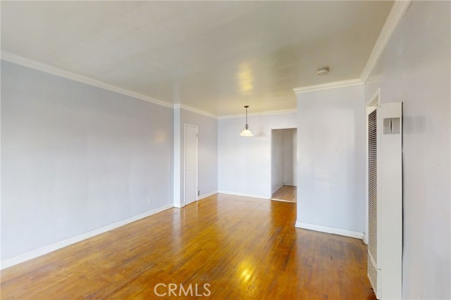 Detail Gallery Image 23 of 32 For 11233 Victory Bld, North Hollywood,  CA 91606 - – Beds | – Baths