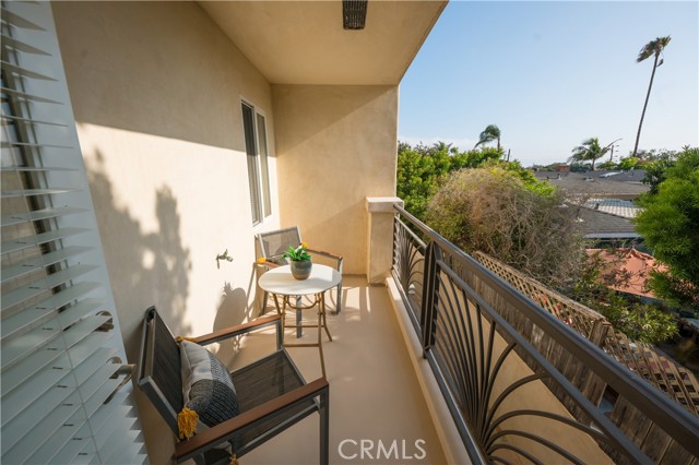 634 9th Street, Hermosa Beach, California 90254, 4 Bedrooms Bedrooms, ,3 BathroomsBathrooms,Residential,Sold,9th,SB21196588