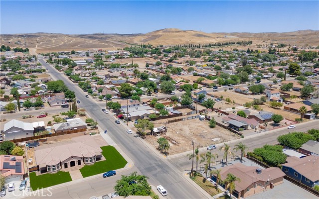 613 S Union Avenue, Avenal CA: https://media.crmls.org/medias/08b07209-e93c-40f2-9857-aae804d8e1a1.jpg