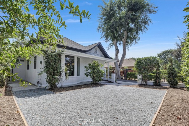 808 S Los Robles Avenue, Pasadena CA: https://media.crmls.org/medias/08b0efa3-42cf-4de9-9681-b26e93be6e77.jpg