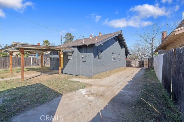 Detail Gallery Image 37 of 38 For 1247 N Ferger Ave, Fresno,  CA 93728 - 2 Beds | 1 Baths