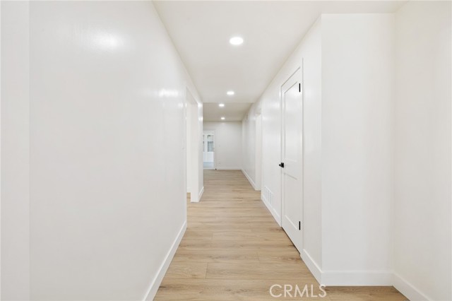 8065 E Ring Street, Long Beach CA: https://media.crmls.org/medias/08b27997-43ae-4260-af59-6f7a53326fa6.jpg