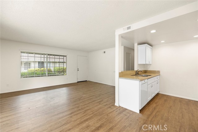 Detail Gallery Image 11 of 34 For 4256 Bodega Bay Way, Oceanside,  CA 92058 - 3 Beds | 2 Baths