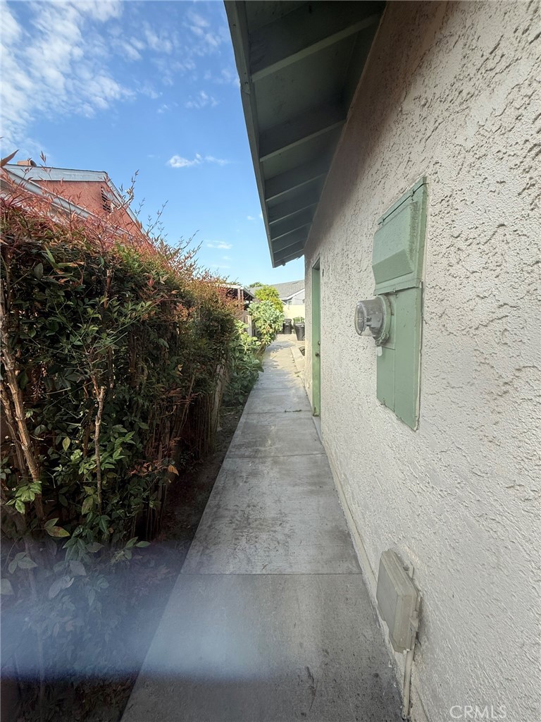 https://media.crmls.org/medias/08b38122-acc0-469e-9a66-e7229e096e89.jpg?preset=X-Large