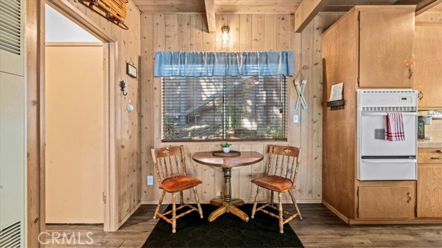 613 E Victoria Court, Lake Arrowhead, CA 92352
