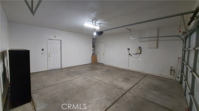 Detail Gallery Image 4 of 24 For 16124 Holly Ridge Ct, Victorville,  CA 92395 - 3 Beds | 2 Baths