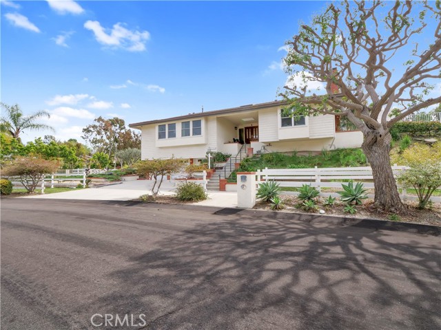 4 Bridlewood Circle, Rolling Hills Estates, California 90274, 3 Bedrooms Bedrooms, ,1 BathroomBathrooms,Residential,Sold,Bridlewood,PV23048044