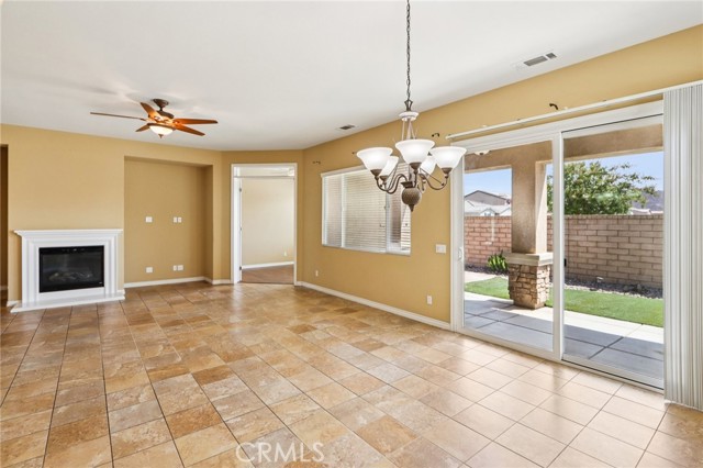 Detail Gallery Image 10 of 44 For 5107 via Bajamar, Hemet,  CA 92545 - 3 Beds | 3 Baths