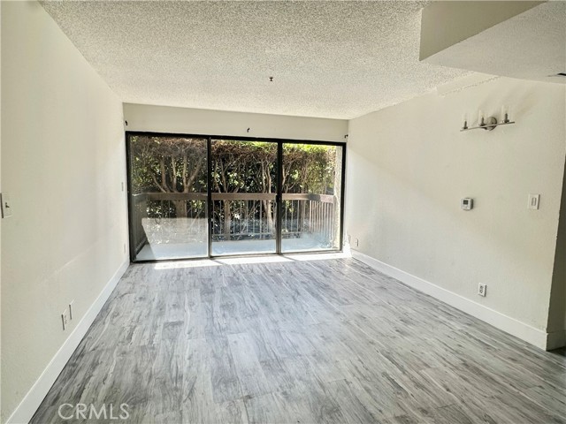 Detail Gallery Image 6 of 18 For 1052 S Mariposa Ave #105,  Los Angeles,  CA 90006 - 2 Beds | 2 Baths