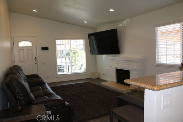Detail Gallery Image 3 of 16 For 22552 via Santa Maria, Mission Viejo,  CA 92691 - 3 Beds | 1/1 Baths