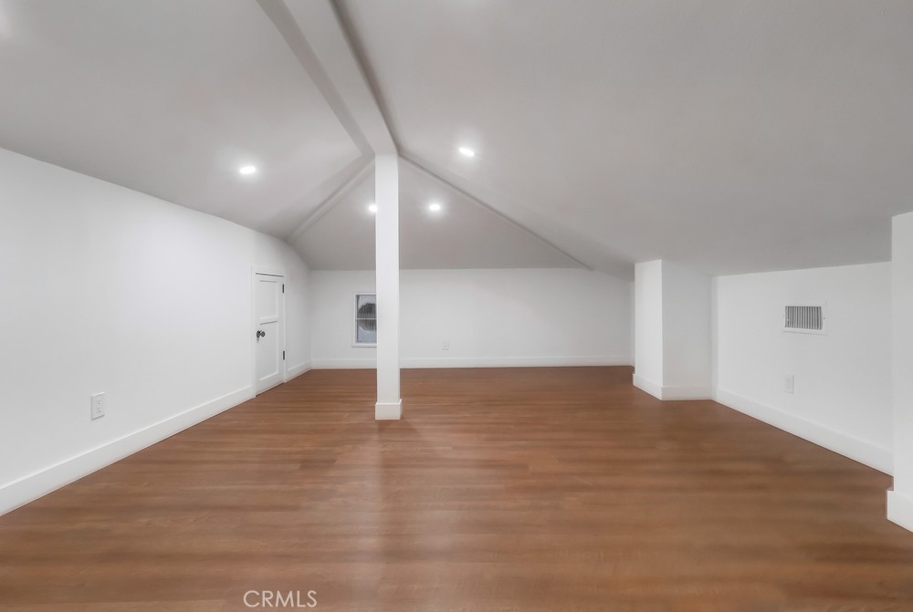 https://media.crmls.org/medias/08b7221d-556d-4e38-8d0c-091700e44d59.jpg?preset=X-Large
