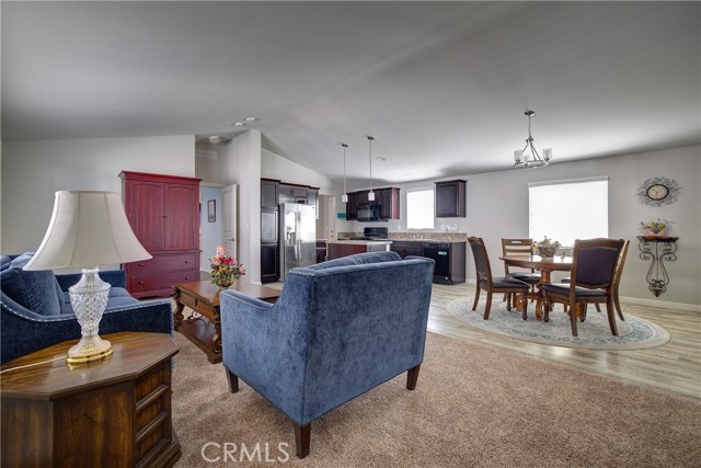 3700 Buchanan, Riverside CA: https://media.crmls.org/medias/08b72c9d-c2f6-4f8e-8092-01517df3fd27.jpg