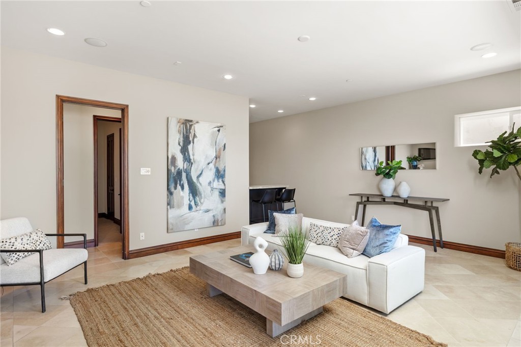 4308 The Strand