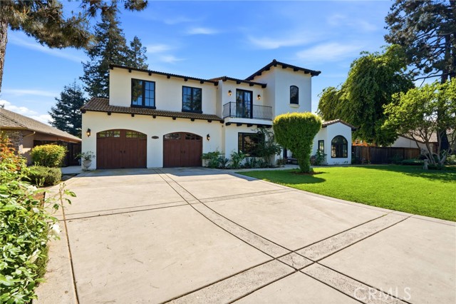 Detail Gallery Image 3 of 72 For 3939 W Robinwood, Visalia,  CA 93291 - 5 Beds | 4/1 Baths