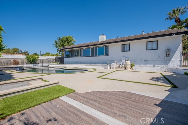9830 Foothill Boulevard, Sylmar CA: https://media.crmls.org/medias/08b79985-776f-4b2d-9207-ca8a4f984855.jpg