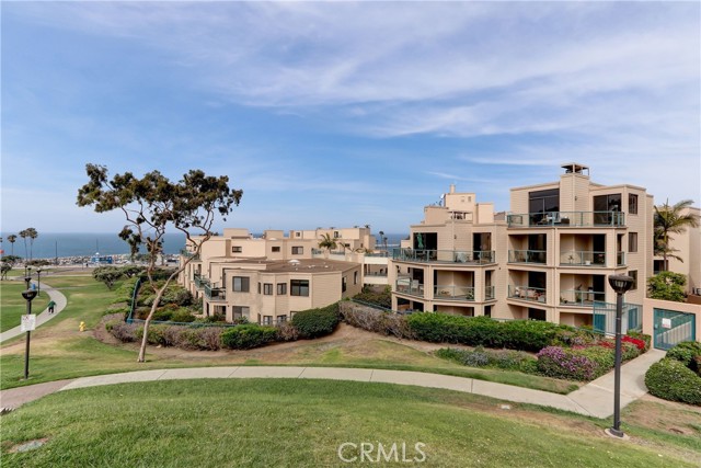 130 The Village, Redondo Beach, California 90277, 2 Bedrooms Bedrooms, ,2 BathroomsBathrooms,Residential,Sold,The Village,SB22111642