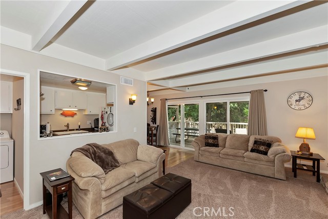 209 Cool Creek Lane, Lake Arrowhead CA: https://media.crmls.org/medias/08b7f5b3-7a0c-4fb3-a8d8-f5ea2a2b4ab7.jpg