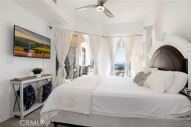 488 E Ocean Boulevard, Long Beach CA: https://media.crmls.org/medias/08b8233d-f8c0-4d33-9571-459238c72b72.jpg