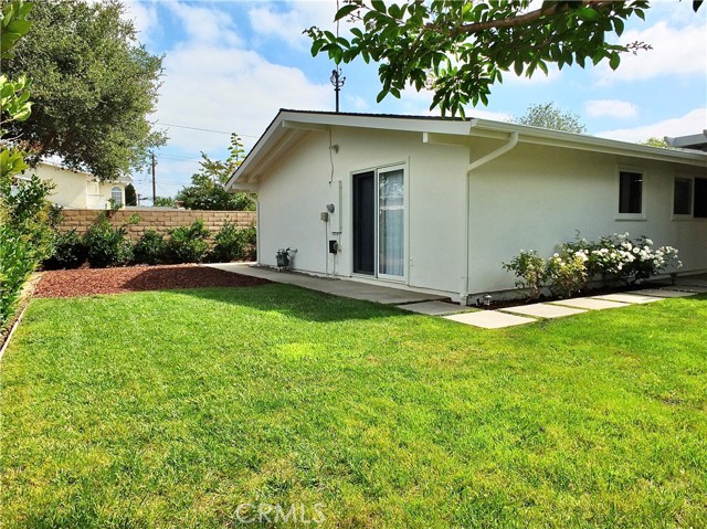 2285 Avalon, Costa Mesa CA: https://media.crmls.org/medias/08b86e6b-ca35-423d-a002-6776aac56578.jpg
