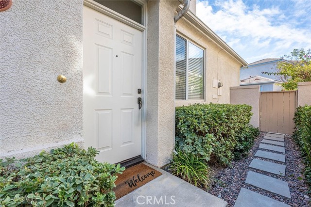 Detail Gallery Image 3 of 42 For 27807 Crown Court Cir #3,  Valencia,  CA 91354 - 3 Beds | 2/1 Baths