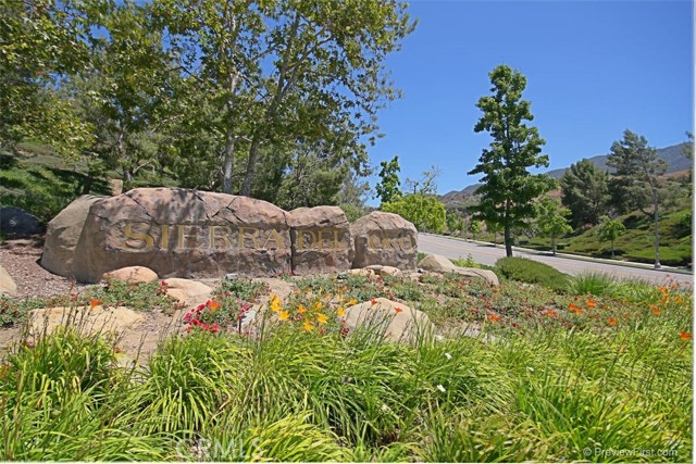 2985 Amber Drive, Corona CA: https://media.crmls.org/medias/08ba0970-2aaf-4851-9ffe-007d5d9c9ce0.jpg