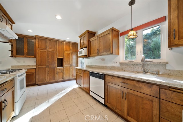 Detail Gallery Image 15 of 35 For 214 W Le Roy Ave, Arcadia,  CA 91007 - 4 Beds | 2/1 Baths