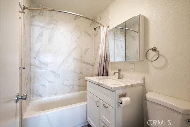 Detail Gallery Image 13 of 37 For 1920 Ruhland Ave a,  Redondo Beach,  CA 90278 - 3 Beds | 2 Baths