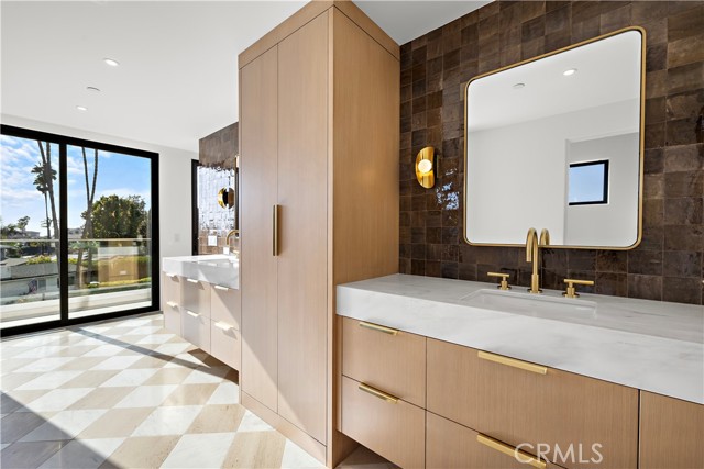 Detail Gallery Image 16 of 23 For 229 W Paseo De Cristobal, San Clemente,  CA 92672 - 4 Beds | 3/1 Baths