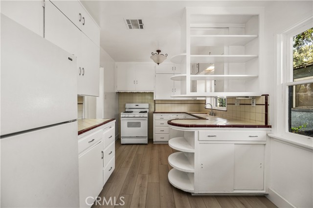 Detail Gallery Image 16 of 41 For 3980 Linwood, Riverside,  CA 92506 - 2 Beds | 2 Baths