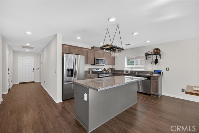 Detail Gallery Image 9 of 53 For 27777 Calle Talavera, Menifee,  CA 92585 - 3 Beds | 2 Baths