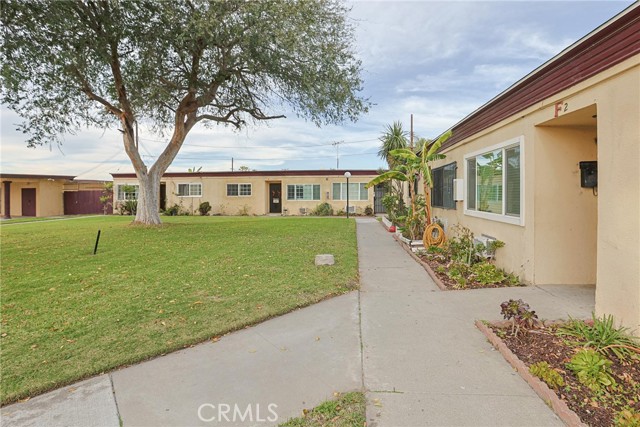 Detail Gallery Image 7 of 41 For 4109 W 5th #F2,  Santa Ana,  CA 92703 - 2 Beds | 2 Baths