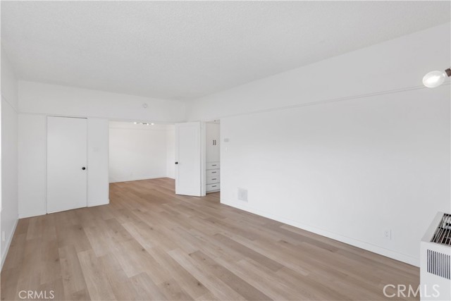 Detail Gallery Image 2 of 9 For 2015 Locust #D,  Long Beach,  CA 90806 - 1 Beds | 1 Baths