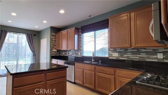 Detail Gallery Image 15 of 75 For 6365 Caxton St, Corona,  CA 91752 - 4 Beds | 3 Baths