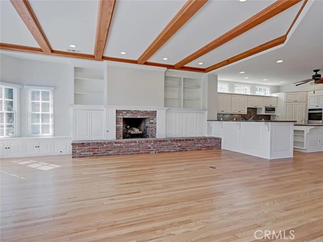 Detail Gallery Image 3 of 22 For 317 4th St, Manhattan Beach,  CA 90266 - 4 Beds | 4 Baths
