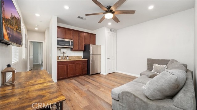 Detail Gallery Image 25 of 43 For 3648 Fawn Lily Ln, San Bernardino,  CA 92407 - 6 Beds | 4 Baths