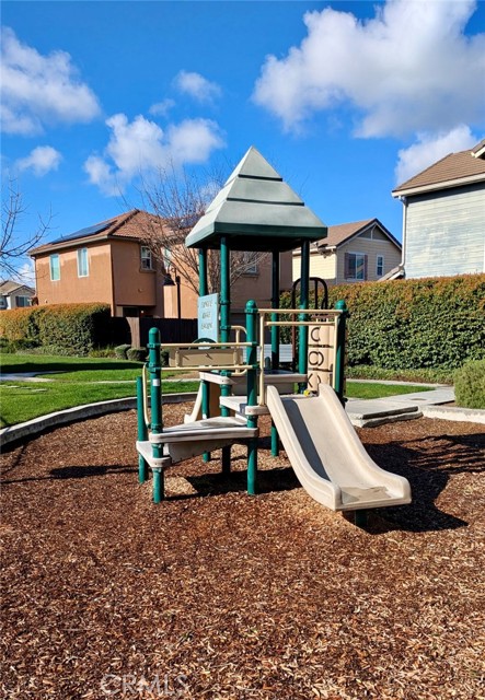 Detail Gallery Image 31 of 33 For 4361 W Artemisa, Fresno,  CA 93722 - 4 Beds | 2/1 Baths