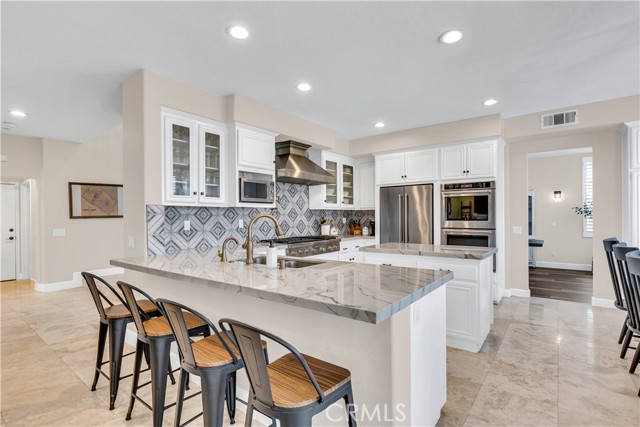 57 Hillrise, Rancho Santa Margarita CA: https://media.crmls.org/medias/08bf9a66-bf99-4350-a30a-0633b9bbf798.jpg