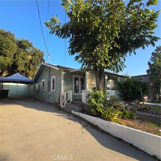 3928 La Crescenta Avenue, Glendale CA: https://media.crmls.org/medias/08bf9d60-8894-49f2-b22d-dff49573009c.jpg