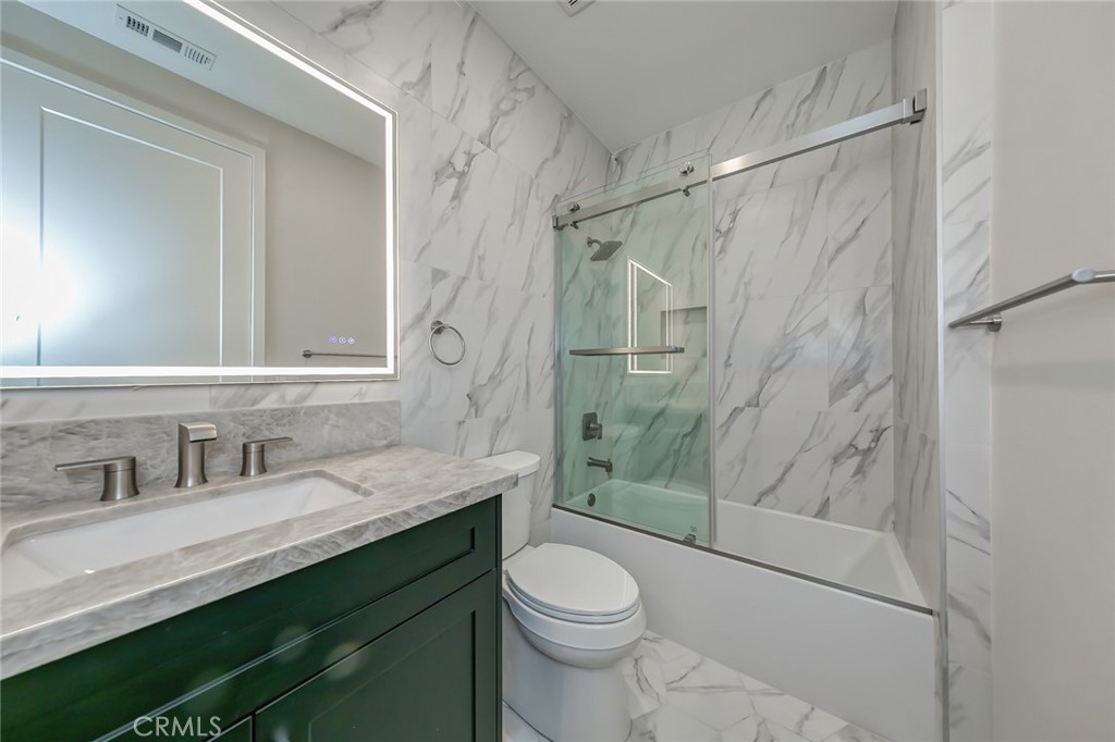 MLS #OC25221565 image #47