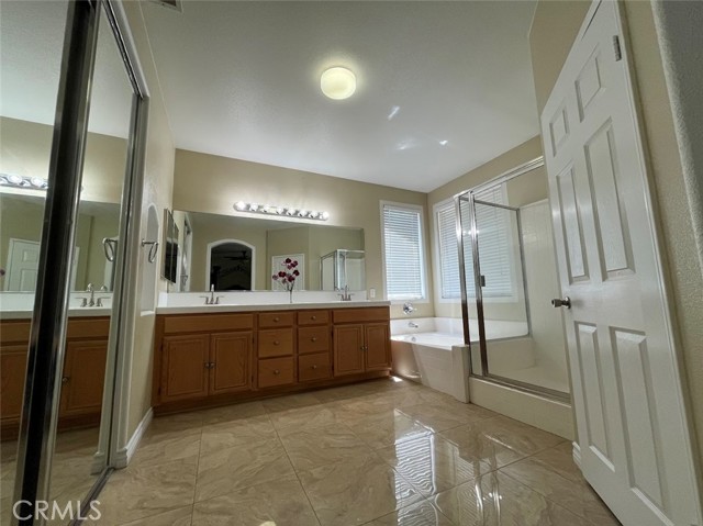 10072 Berkshire Drive, Jurupa Valley CA: https://media.crmls.org/medias/08bfce56-054c-4634-8573-1b00f6e34a06.jpg
