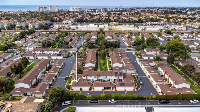 Detail Gallery Image 8 of 9 For 21135 Freeport, Huntington Beach,  CA 92646 - 2 Beds | 1 Baths