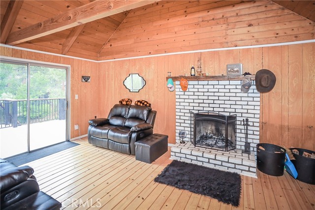 Detail Gallery Image 2 of 18 For 420 Gold Mountain Dr, Big Bear City,  CA 92314 - 2 Beds | 1 Baths