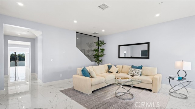 Detail Gallery Image 4 of 48 For 420 S Hill St, Orange,  CA 92869 - 4 Beds | 3/1 Baths