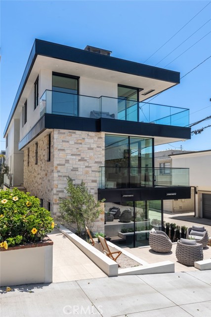 Image 1 of 70 For 316 32nd Street