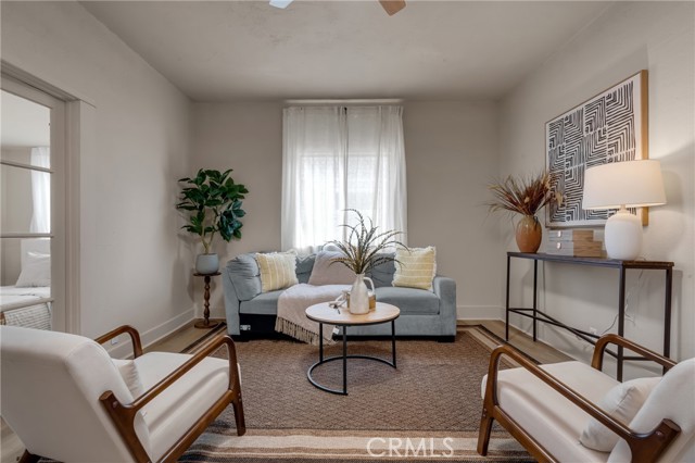 Detail Gallery Image 5 of 47 For 520 E 8th St, Corona,  CA 92879 - 4 Beds | 2 Baths